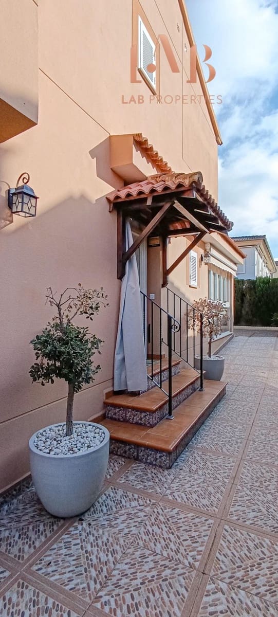 4 bedroom Semi-detached Villa for sale in Marratxi with garage - € 650,000 (Ref: 9456215)