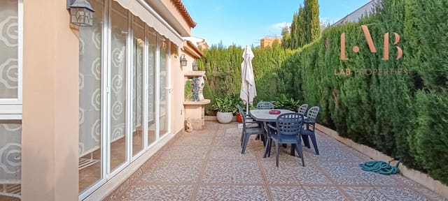 4 sovrum Semi-fristående Villa till salu i Marratxí med garage - 650 000 € (Ref: 9456215)