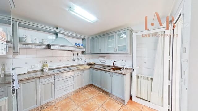 4 soverom Kjedet enebolig til salgs i Marratxí med garasje - € 695 000 (Ref: 9456215)