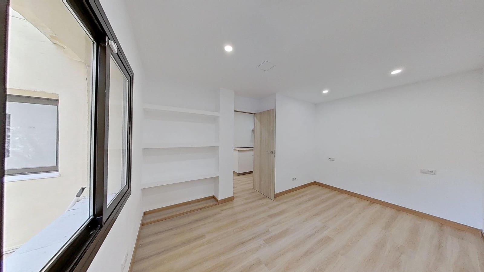 2 bedroom Apartment for sale in Magalluf with pool - € 339,000 (Ref: 9468460)