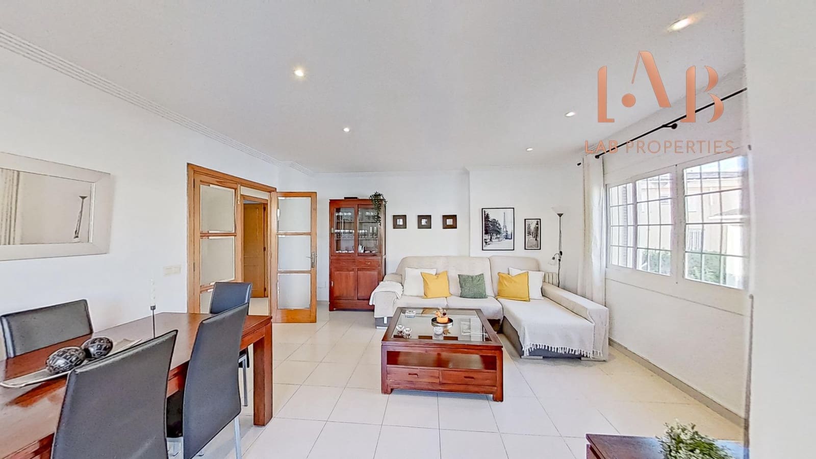 5 bedroom Semi-detached Villa for sale in Inca with garage - € 620,000 (Ref: 9468461)