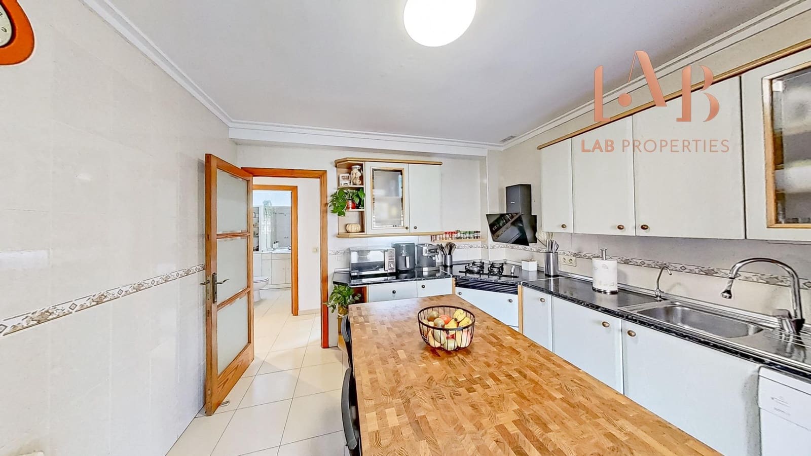 5 bedroom Semi-detached Villa for sale in Inca with garage - € 620,000 (Ref: 9468461)