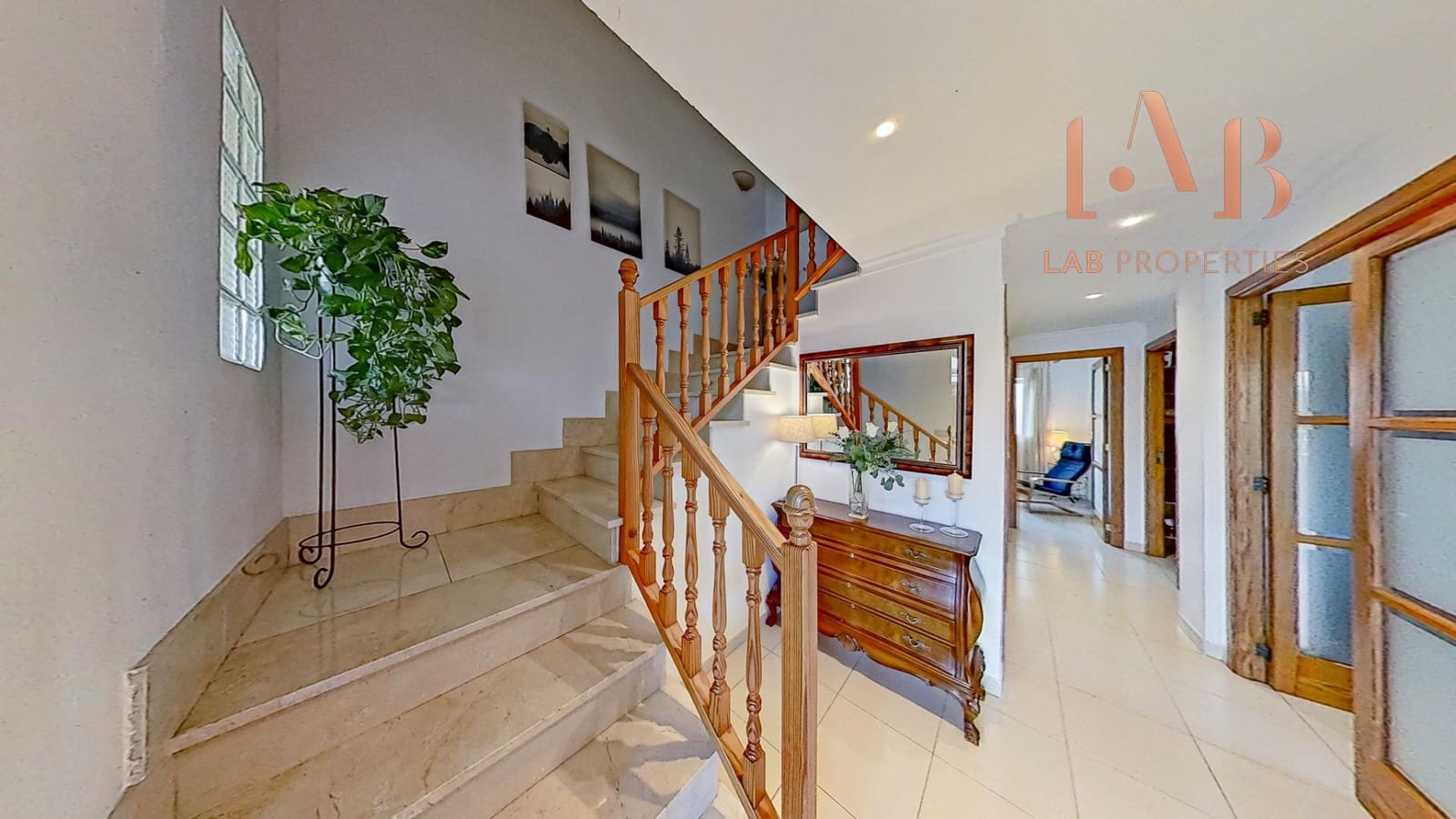 5 bedroom Semi-detached Villa for sale in Inca with garage - € 620,000 (Ref: 9468461)