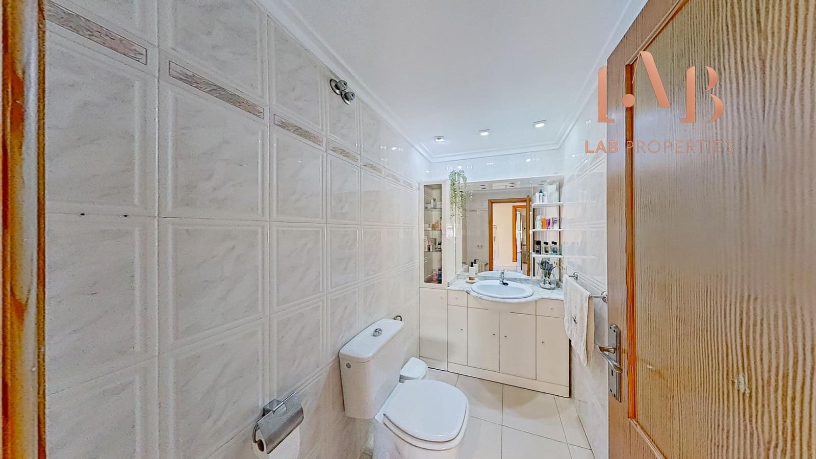 5 bedroom Semi-detached Villa for sale in Inca with garage - € 620,000 (Ref: 9468461)