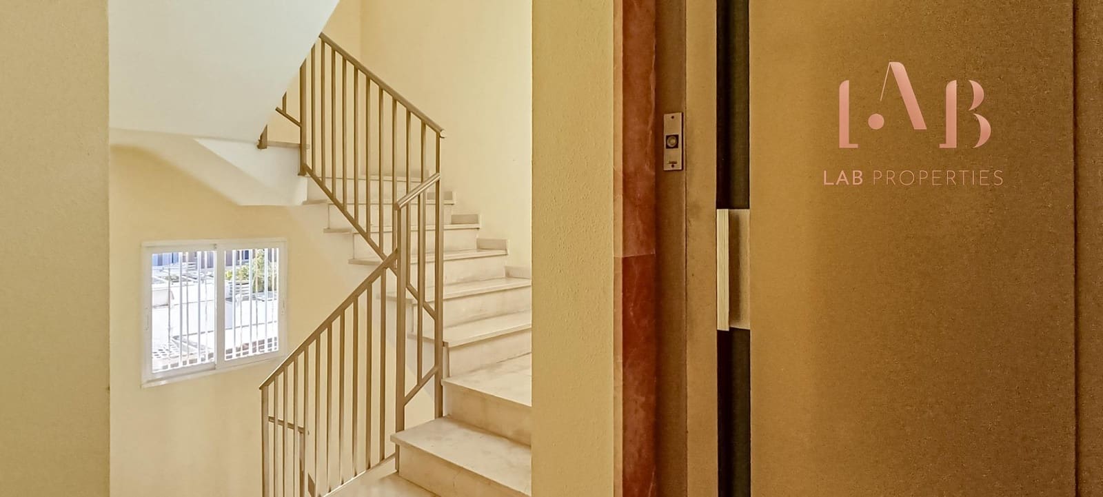 1 soverom Leilighet til salgs i Palma de Mallorca med garasje - € 339 000 (Ref: 9504248)