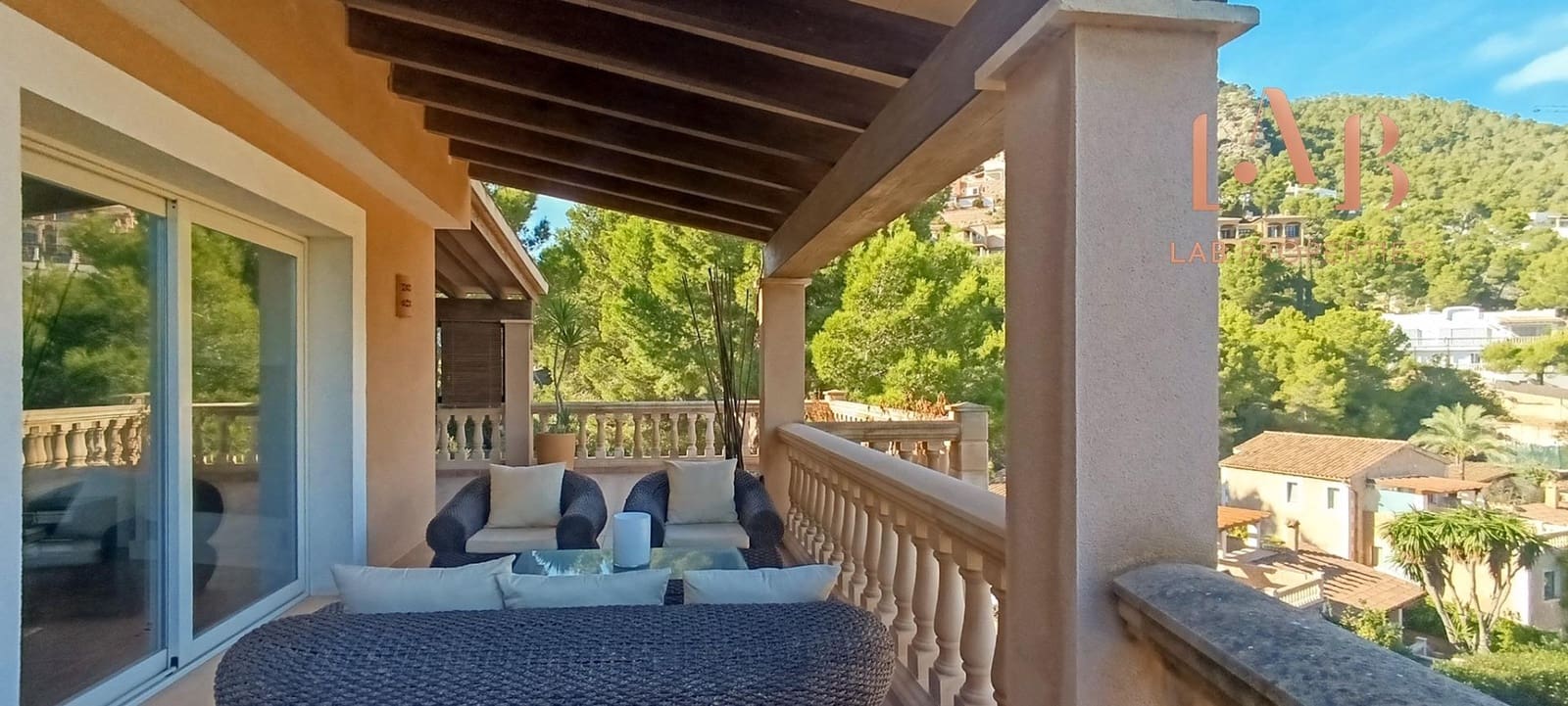 3 soverom Penthouse til leie i Puerto de Andratx med svømmebasseng garasje - € 3 400 (Ref: 9518873)