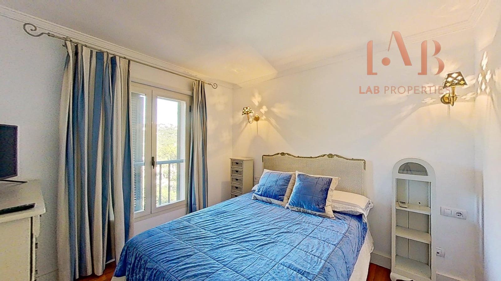 3 soverom Penthouse til leie i Puerto de Andratx med svømmebasseng garasje - € 3 400 (Ref: 9518873)
