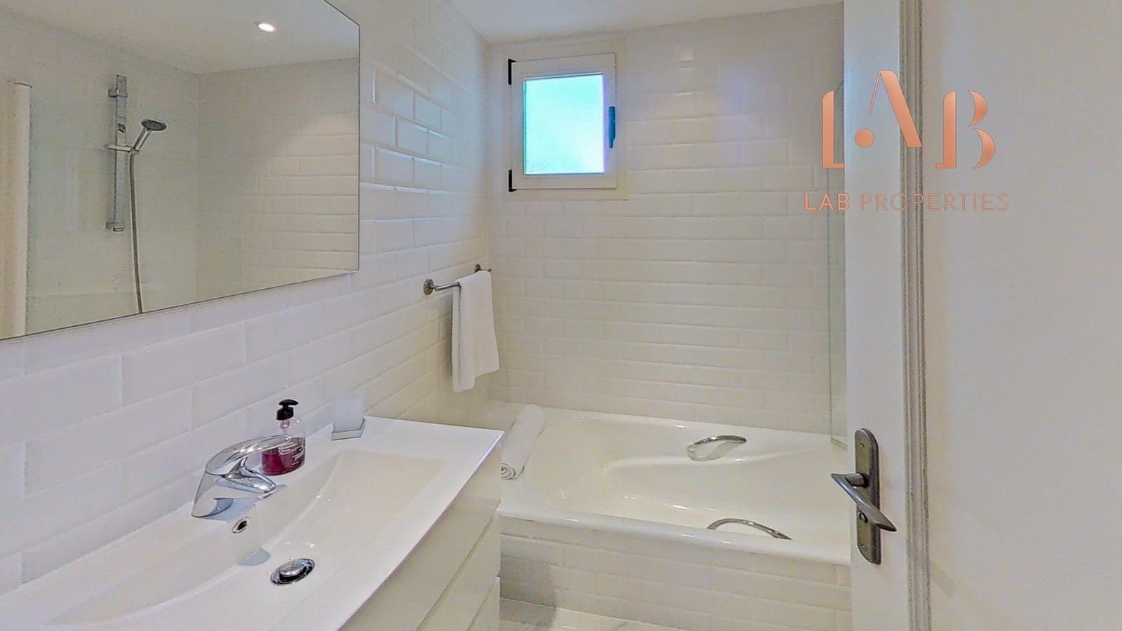 3 soverom Penthouse til leie i Puerto de Andratx med svømmebasseng garasje - € 3 400 (Ref: 9518873)