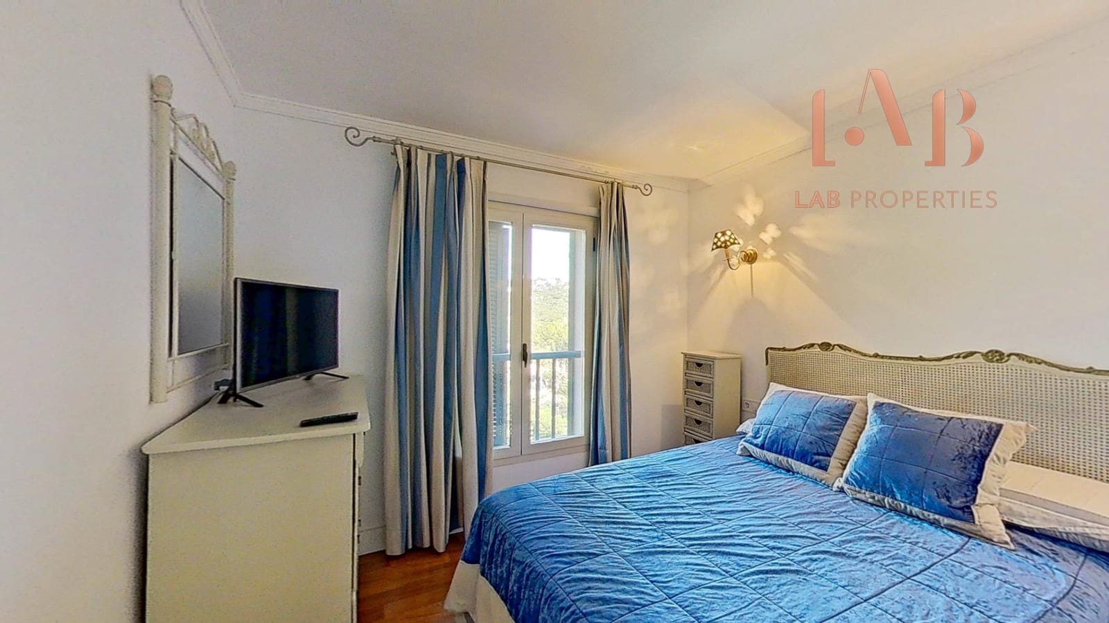 3 soverom Penthouse til leie i Puerto de Andratx med svømmebasseng garasje - € 3 400 (Ref: 9518873)
