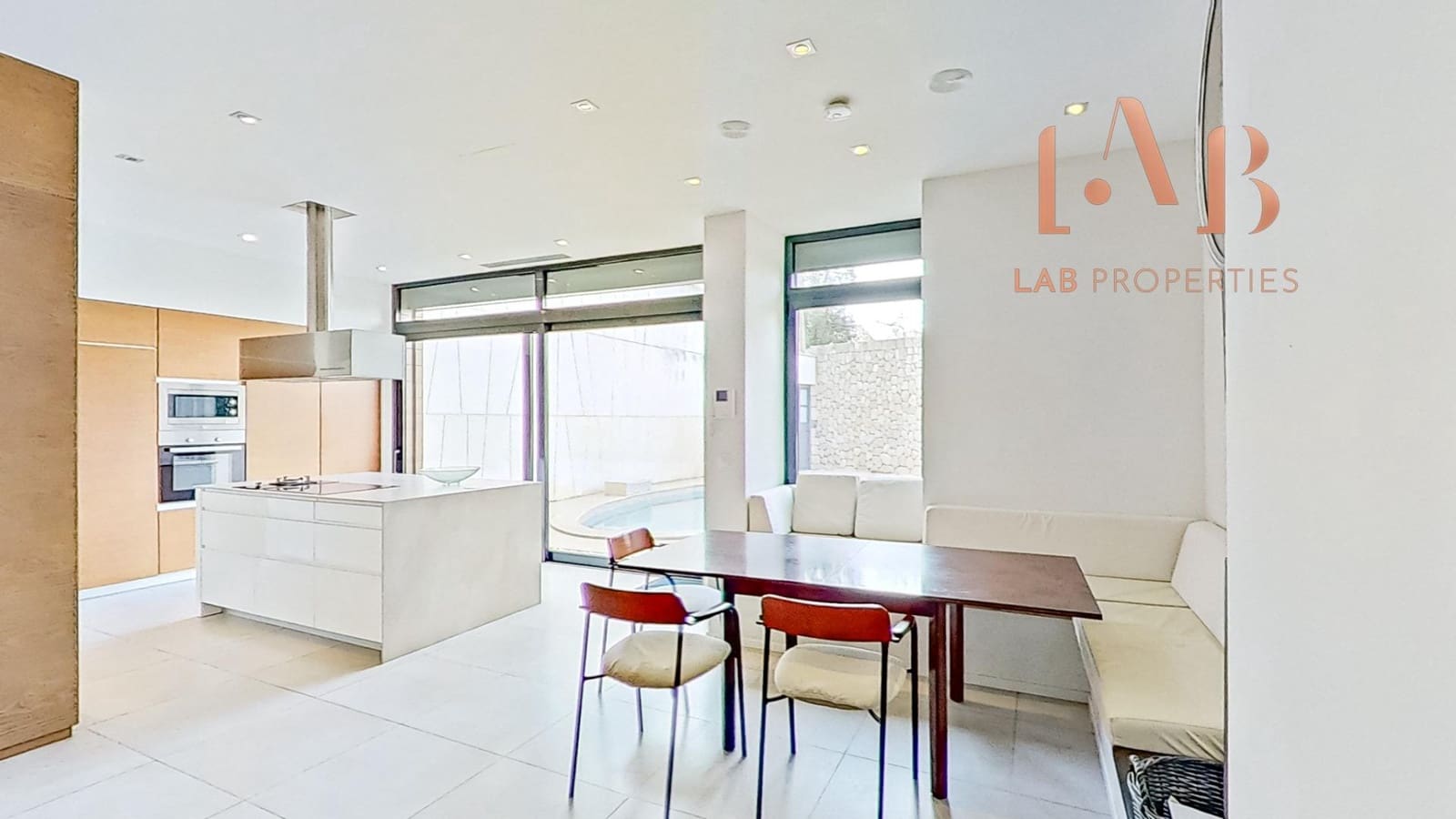 5 bedroom Villa for sale in Montuiri - € 775,000 (Ref: 9555810)