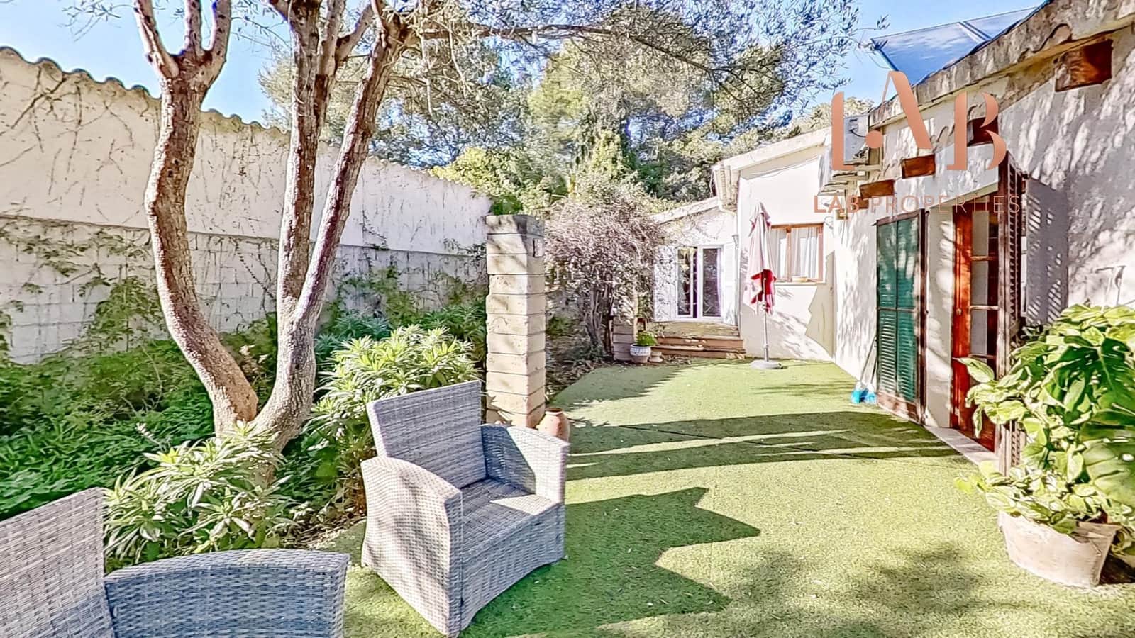 6 bedroom Finca/Country House for sale in Palma de Mallorca with garage - € 1,395,000 (Ref: 9555811)