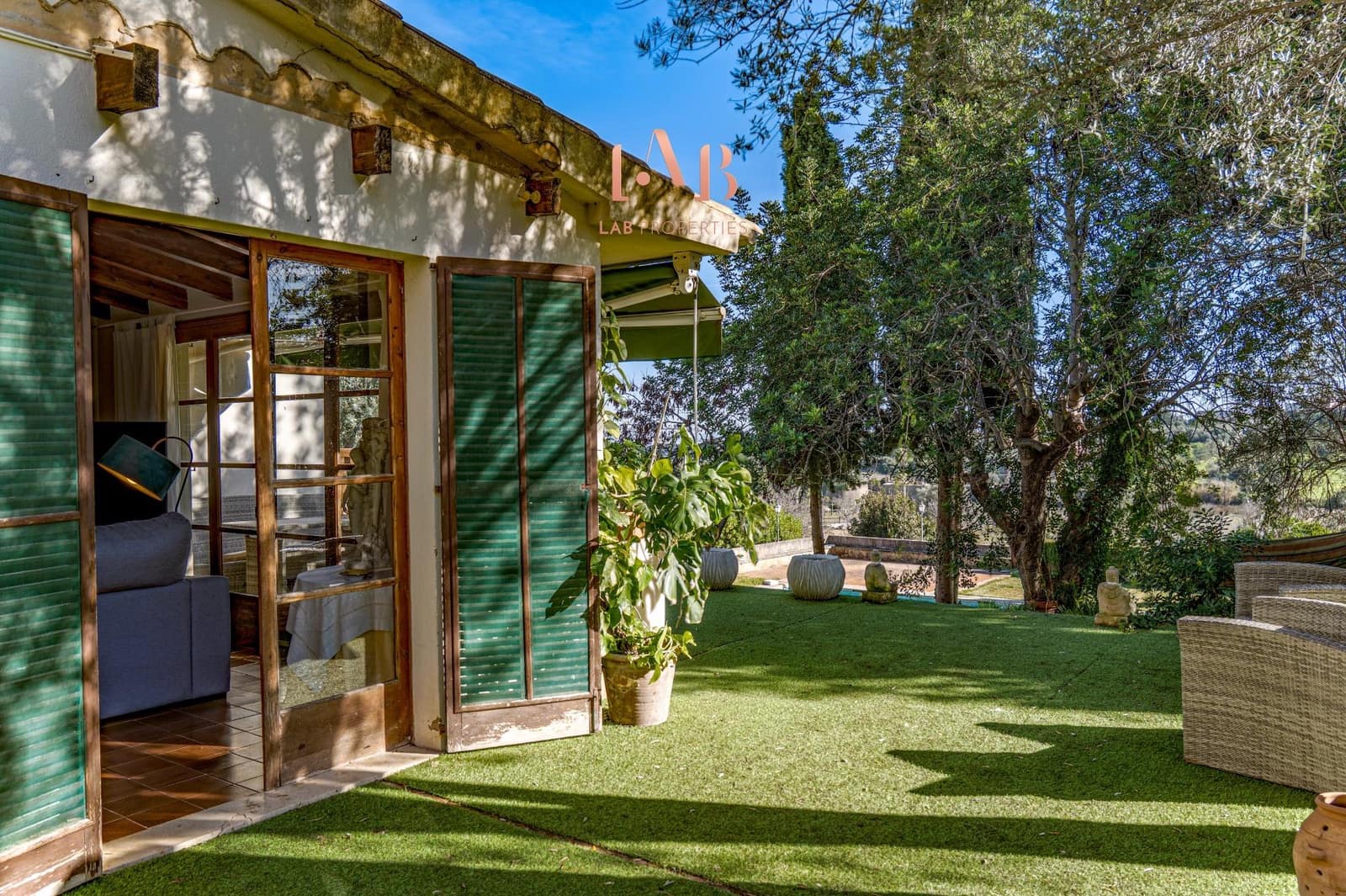6 bedroom Finca/Country House for sale in Palma de Mallorca with garage - € 1,395,000 (Ref: 9555811)