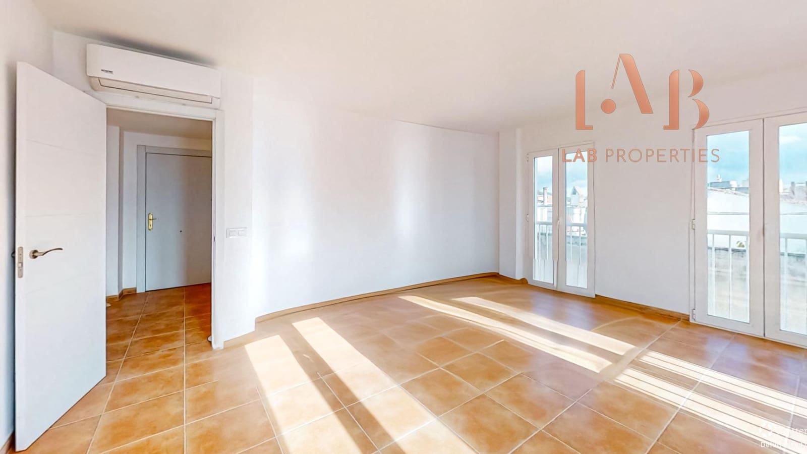 2 bedroom Flat for sale in Arta with garage - € 280,000 (Ref: 9574592)