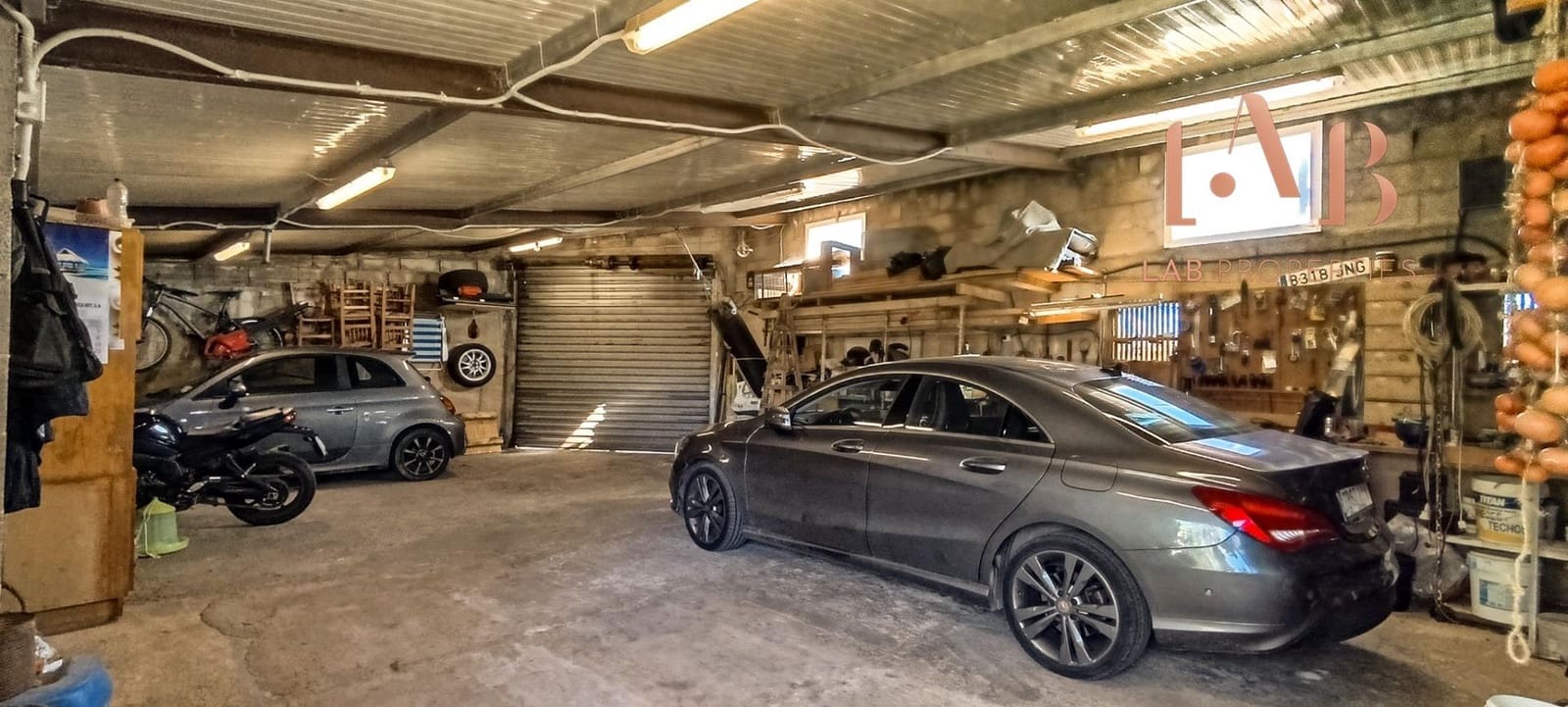 4 bedroom Villa for sale in Son Ferriol with garage - € 660,000 (Ref: 9627462)