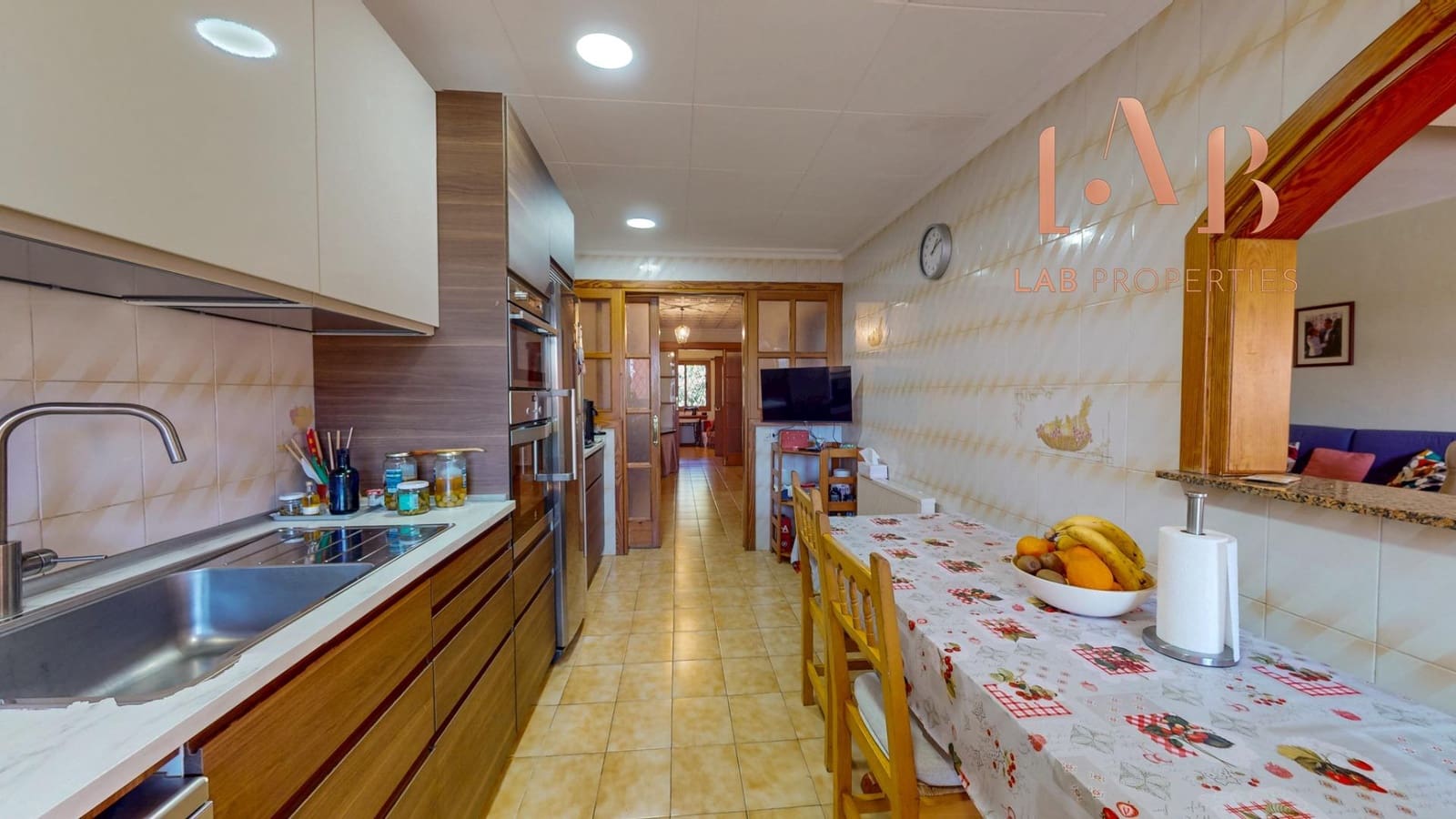 4 bedroom Villa for sale in Son Ferriol with garage - € 660,000 (Ref: 9627462)