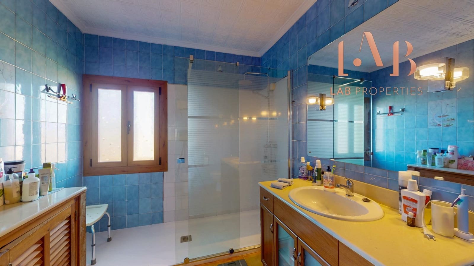 4 bedroom Villa for sale in Son Ferriol with garage - € 660,000 (Ref: 9627462)