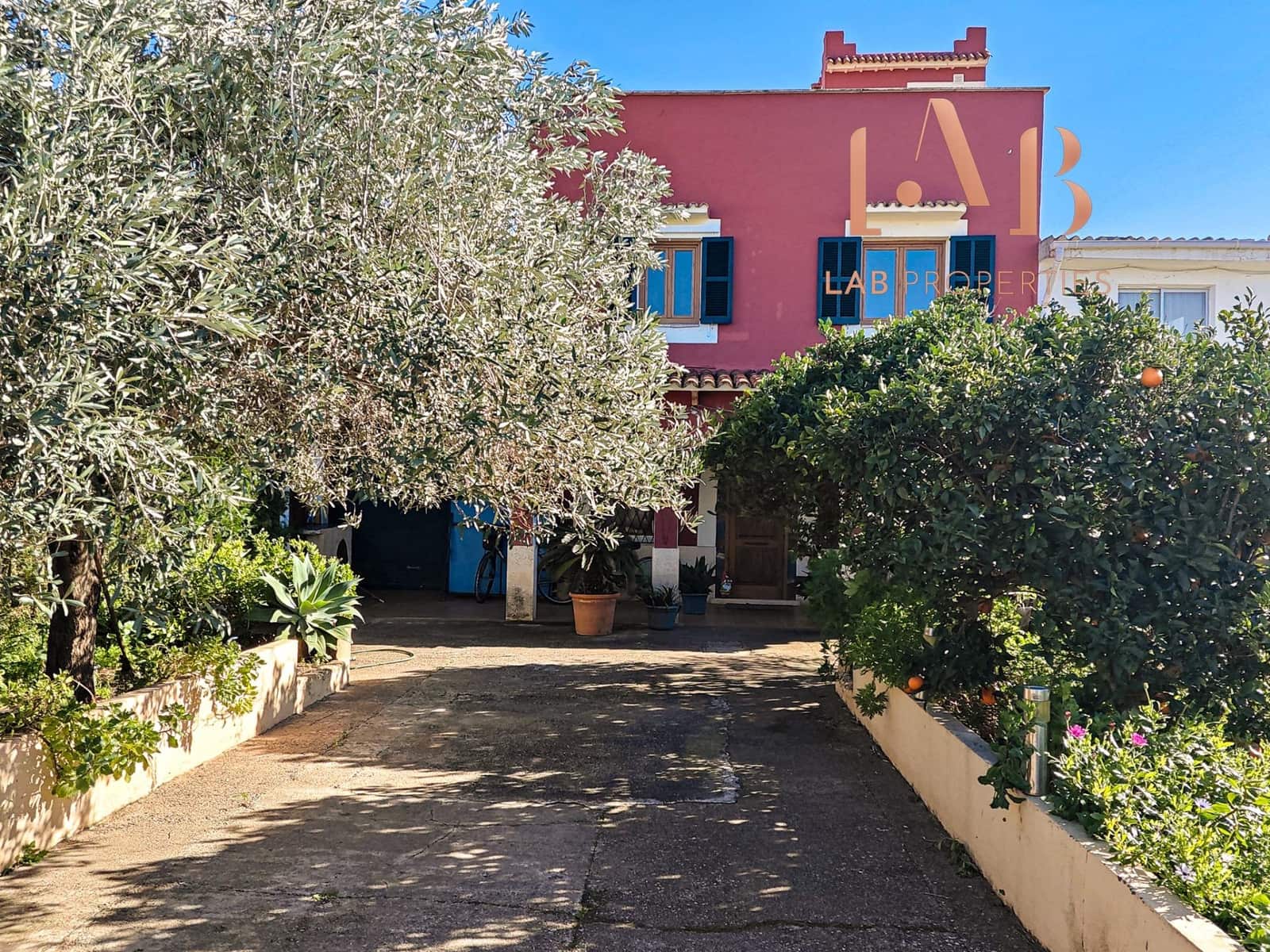 4 bedroom Villa for sale in Son Ferriol with garage - € 660,000 (Ref: 9627462)