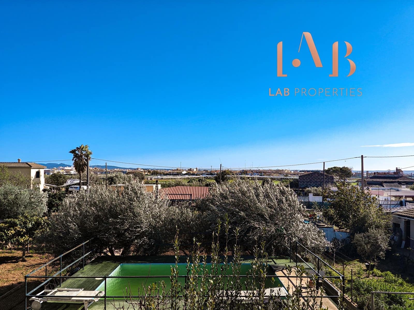 4 bedroom Villa for sale in Son Ferriol with garage - € 660,000 (Ref: 9627462)