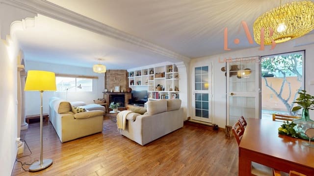 3 bedroom Villa for sale in Palma de Mallorca with garage - € 685,000 (Ref: 9656057)