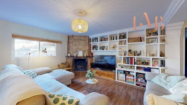 3 bedroom Villa for sale in Palma de Mallorca with garage - € 685,000 (Ref: 9656057)