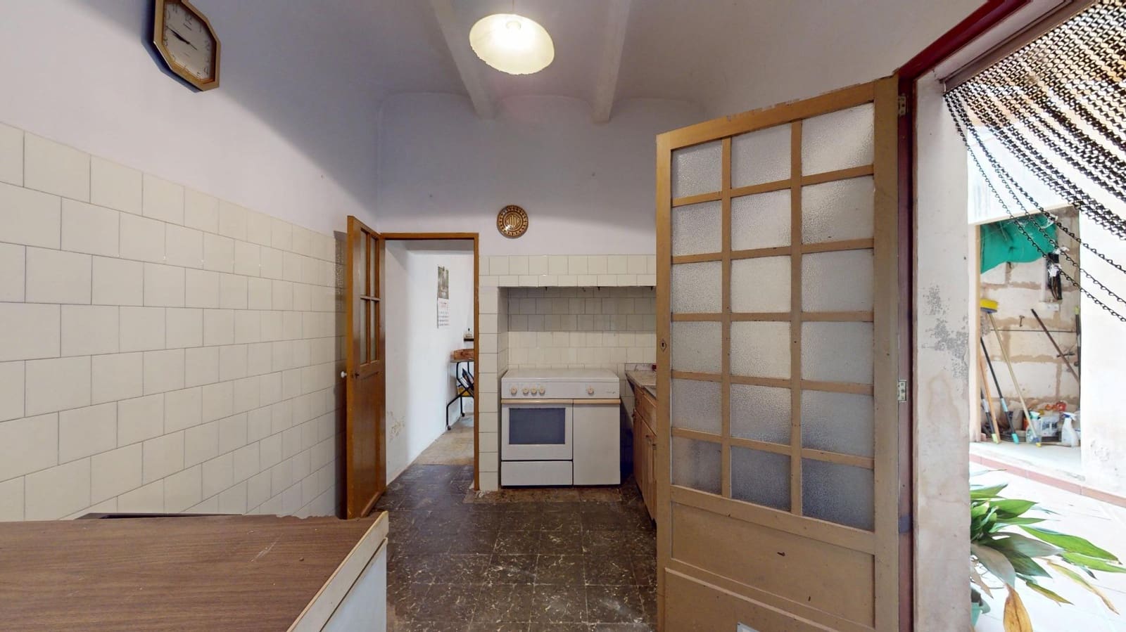 6 bedroom Townhouse for sale in Llubi with garage - € 540,000 (Ref: 9738535)