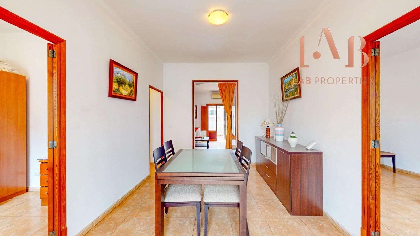 6 bedroom Townhouse for sale in Llubi with garage - € 540,000 (Ref: 9738535)