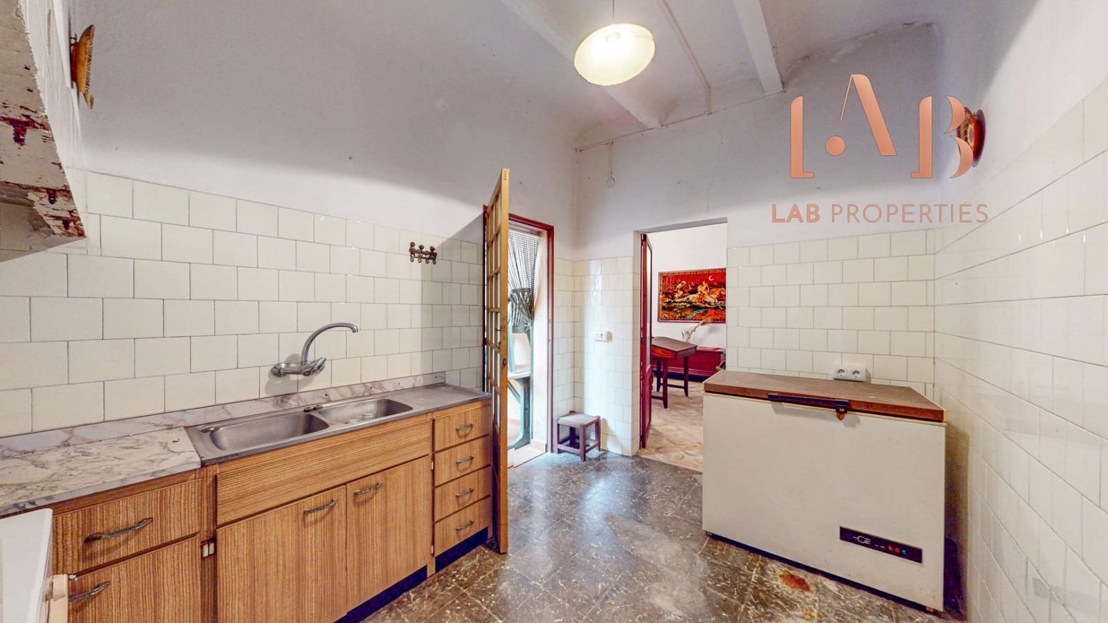 6 bedroom Townhouse for sale in Llubi with garage - € 540,000 (Ref: 9738535)