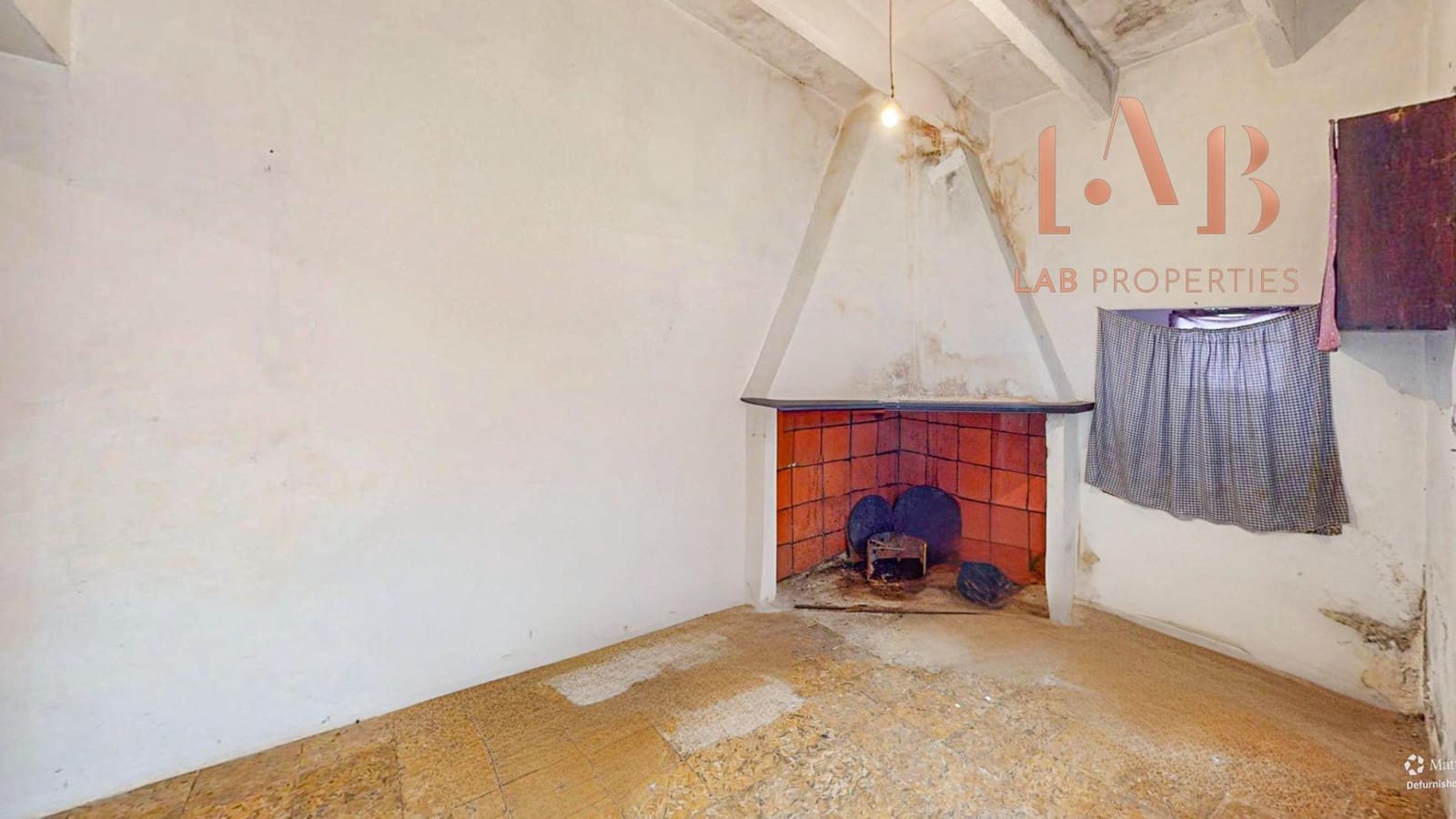 6 bedroom Townhouse for sale in Llubi with garage - € 540,000 (Ref: 9738535)