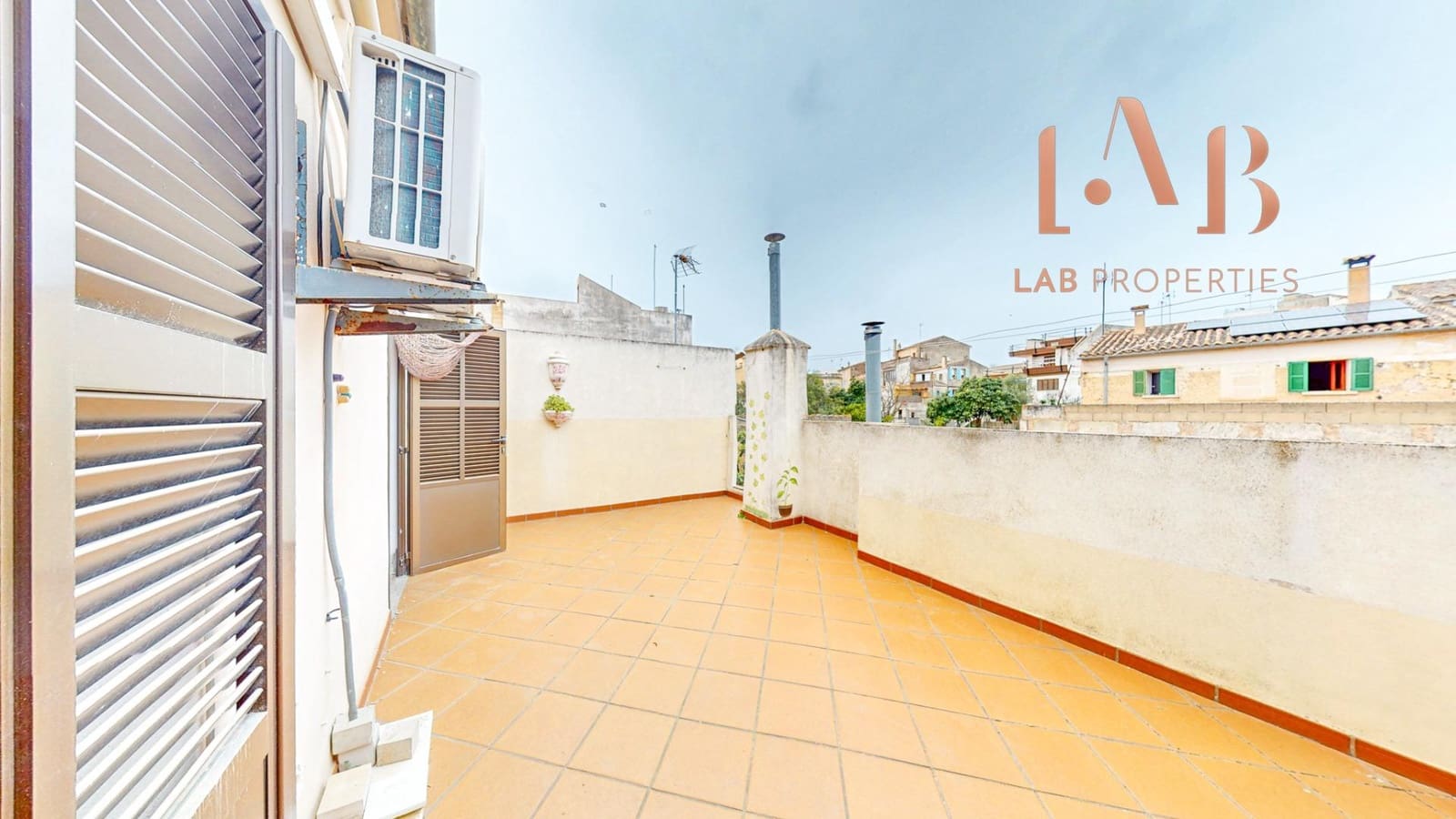 6 chambre Maison de Ville à vendre à Llubi avec garage - 540 000 € (Ref: 9738535)