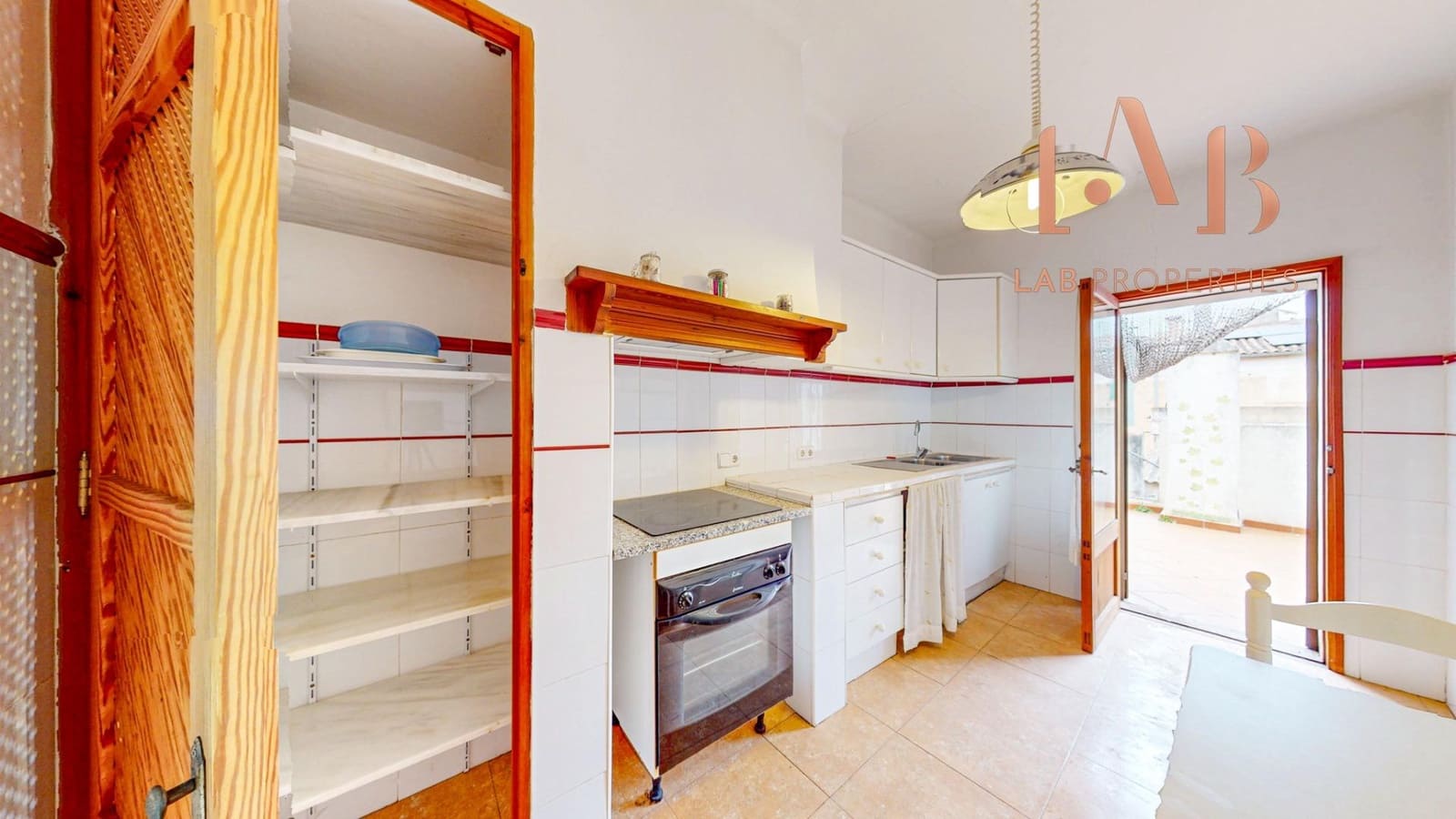 6 chambre Maison de Ville à vendre à Llubi avec garage - 540 000 € (Ref: 9738535)