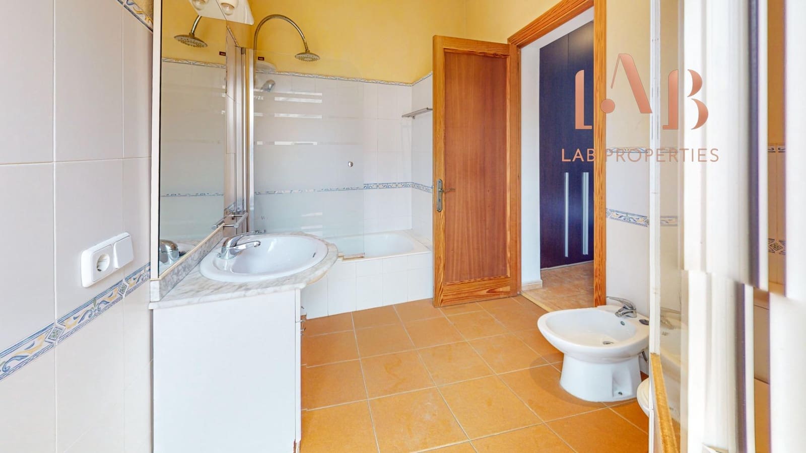 6 chambre Maison de Ville à vendre à Llubi avec garage - 540 000 € (Ref: 9738535)