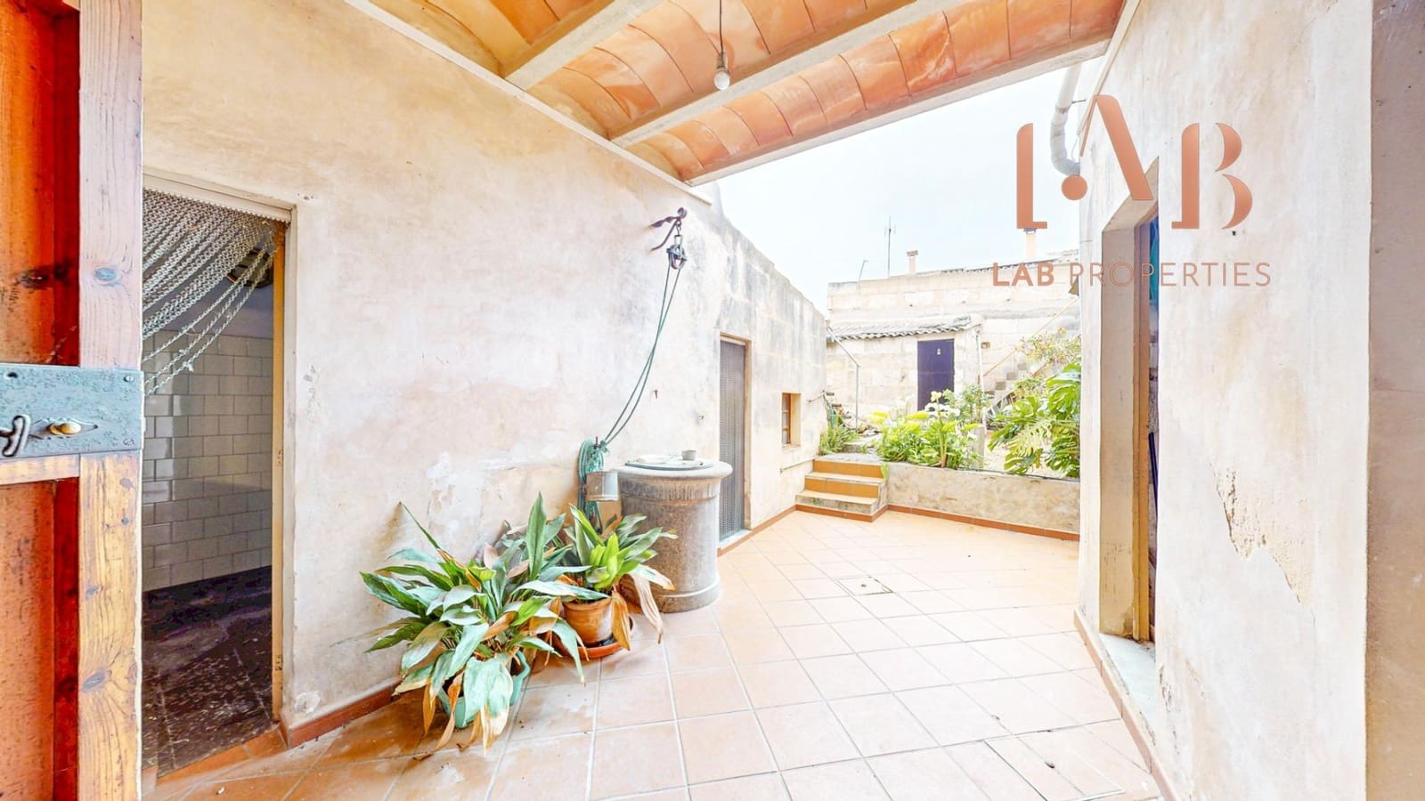 6 chambre Maison de Ville à vendre à Llubi avec garage - 540 000 € (Ref: 9738535)