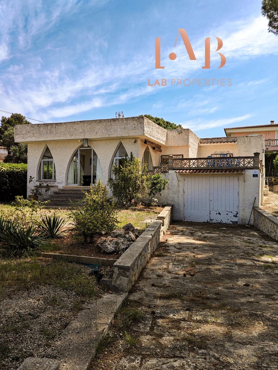 2 soveværelse Villa til salg i Llucmajor med garage - € 680.000 (Ref: 9806450)