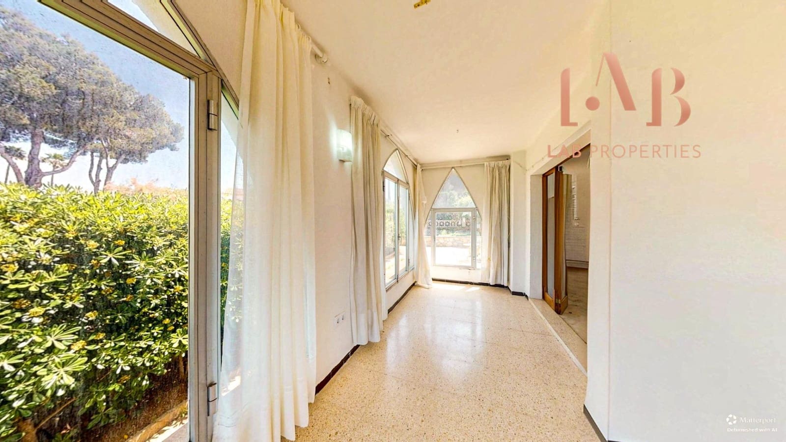 2 soveværelse Villa til salg i Llucmajor med garage - € 680.000 (Ref: 9806450)