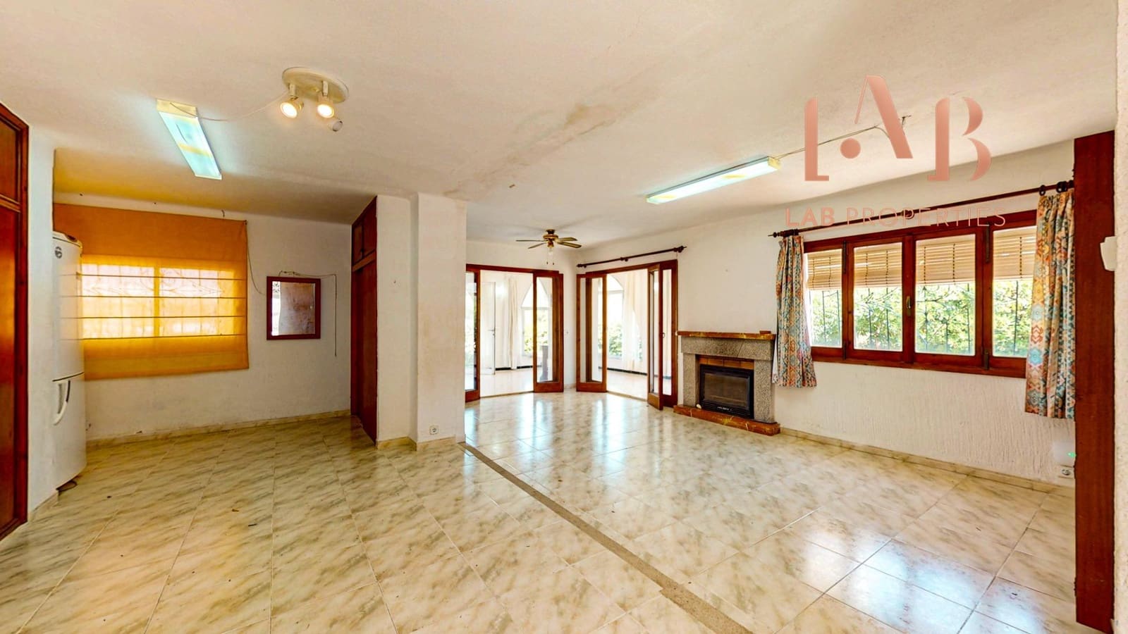 2 soveværelse Villa til salg i Llucmajor med garage - € 680.000 (Ref: 9806450)