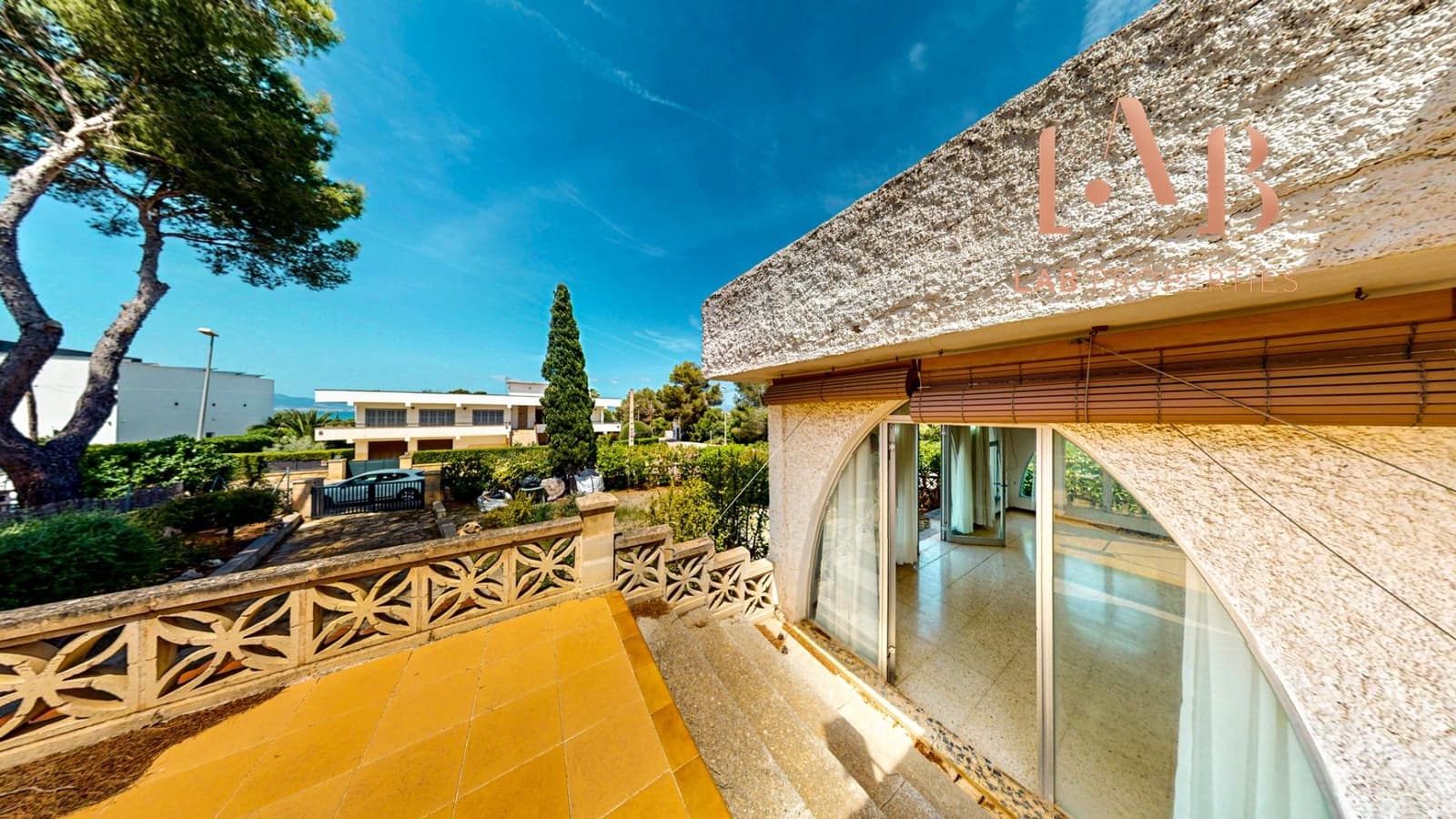 2 soveværelse Villa til salg i Llucmajor med garage - € 680.000 (Ref: 9806450)