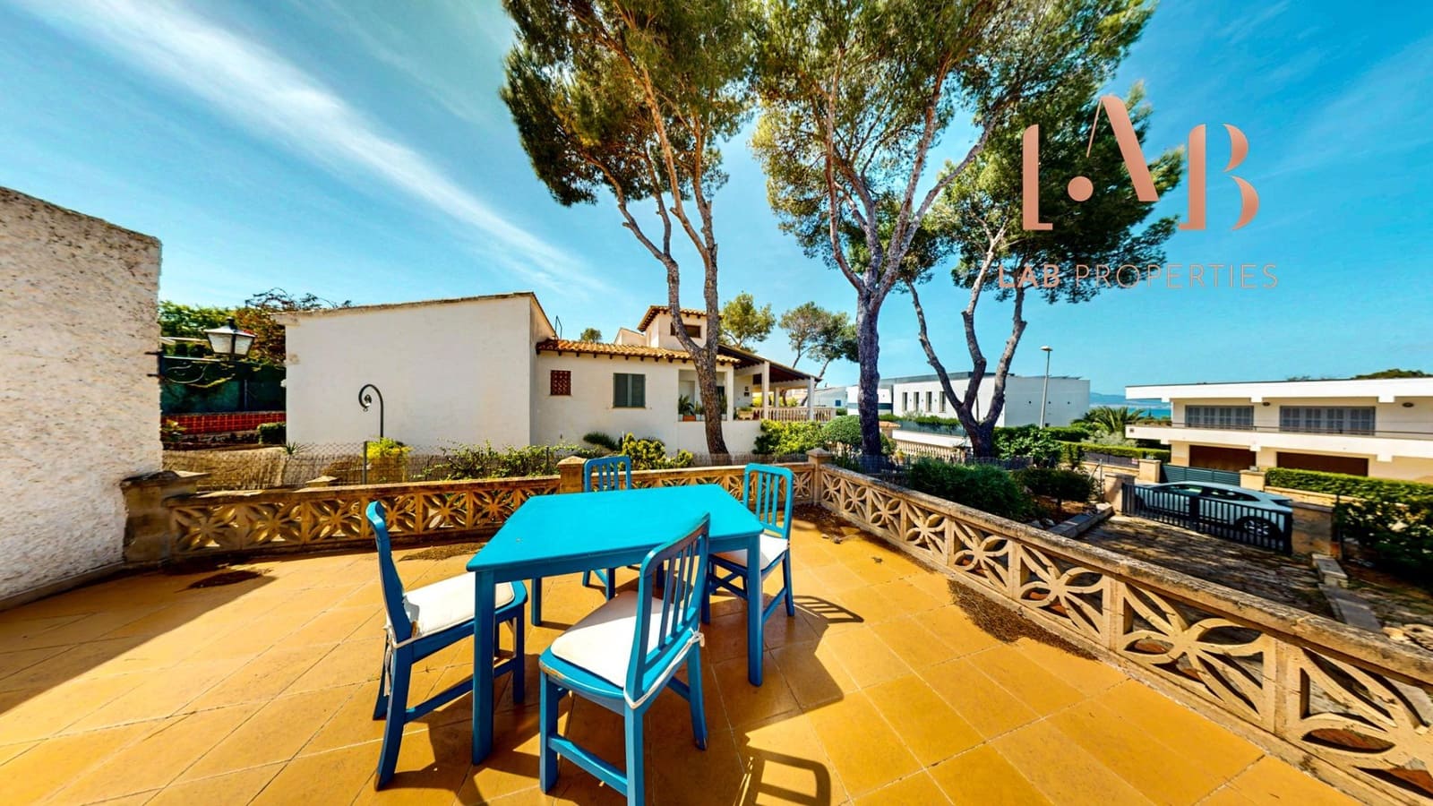 2 soveværelse Villa til salg i Llucmajor med garage - € 680.000 (Ref: 9806450)