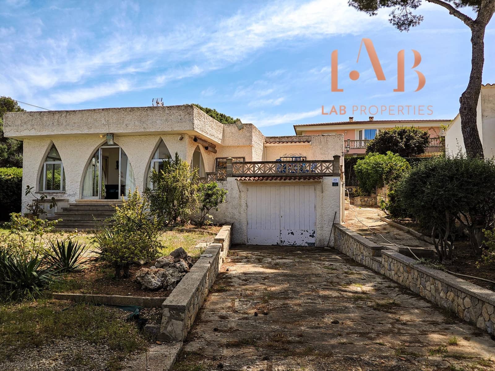 2 soveværelse Villa til salg i Llucmajor med garage - € 680.000 (Ref: 9806450)