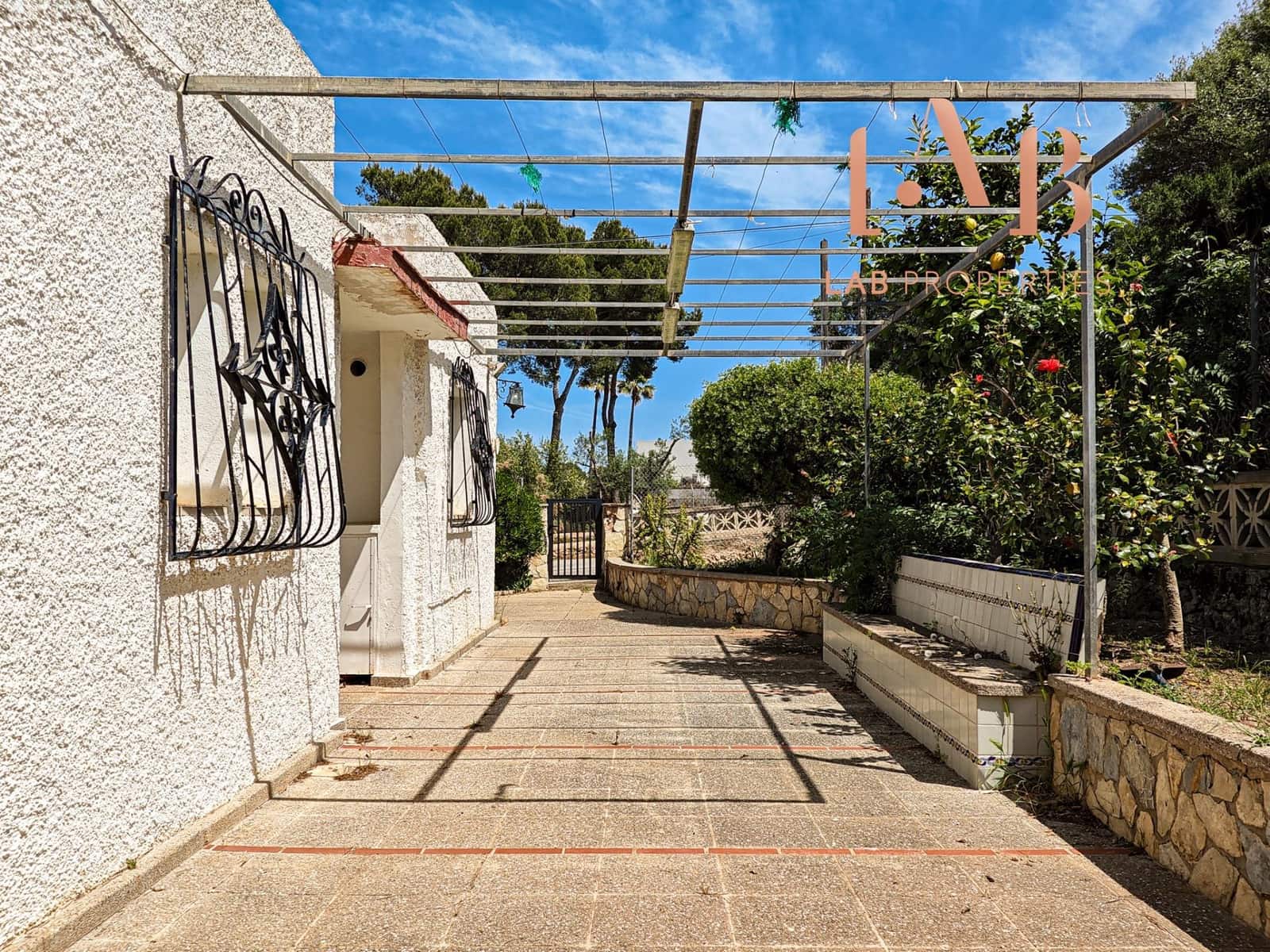 2 soveværelse Villa til salg i Llucmajor med garage - € 680.000 (Ref: 9806450)