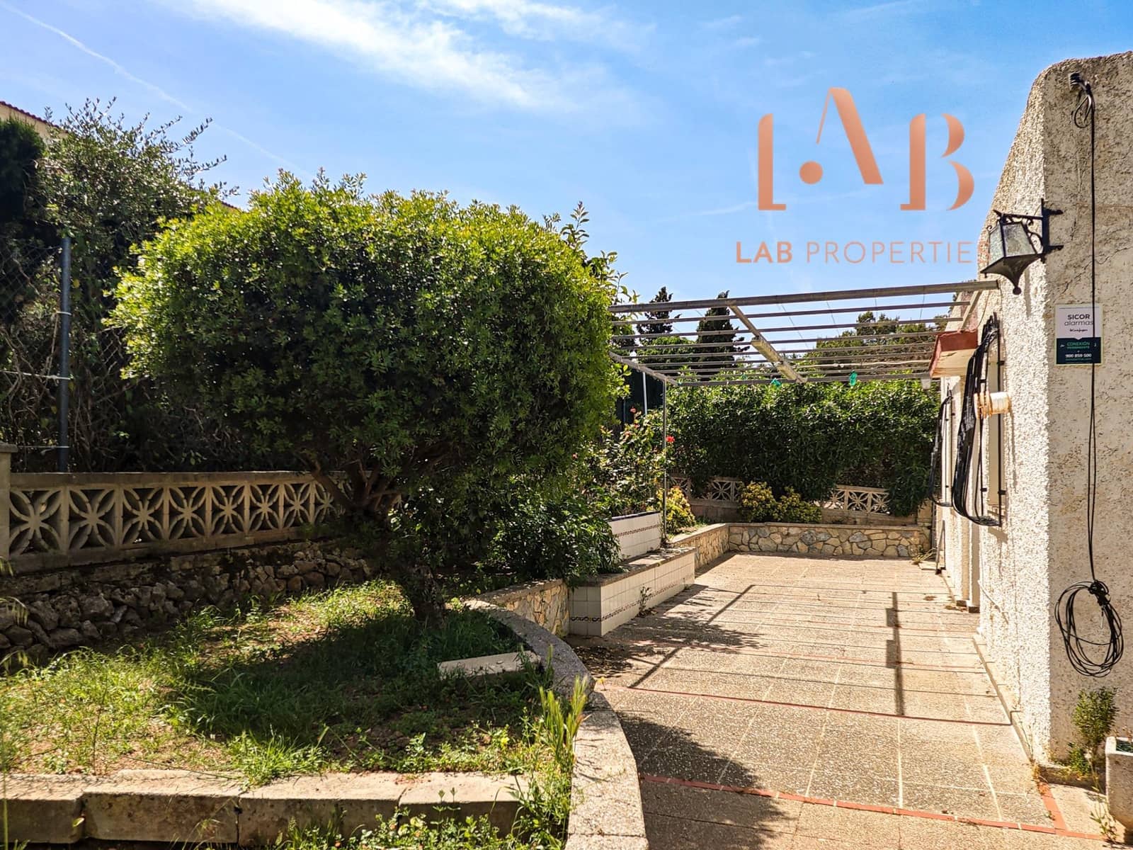 2 soveværelse Villa til salg i Llucmajor med garage - € 680.000 (Ref: 9806450)