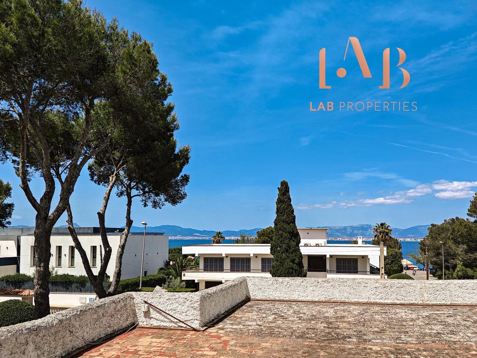 2 soveværelse Villa til salg i Llucmajor med garage - € 680.000 (Ref: 9806450)