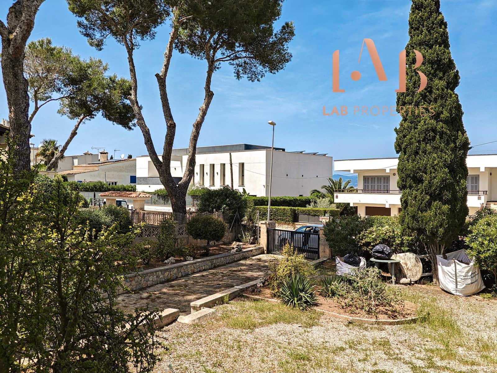 2 soveværelse Villa til salg i Llucmajor med garage - € 680.000 (Ref: 9806450)