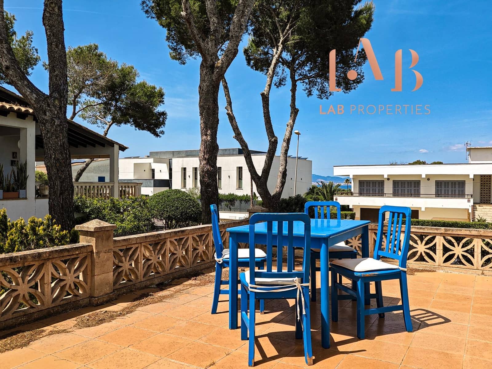 2 soveværelse Villa til salg i Llucmajor med garage - € 680.000 (Ref: 9806450)