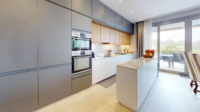 5 quarto Moradia Geminada para venda em Llucmajor com piscina - 1 790 000 € (Ref: 9818181)