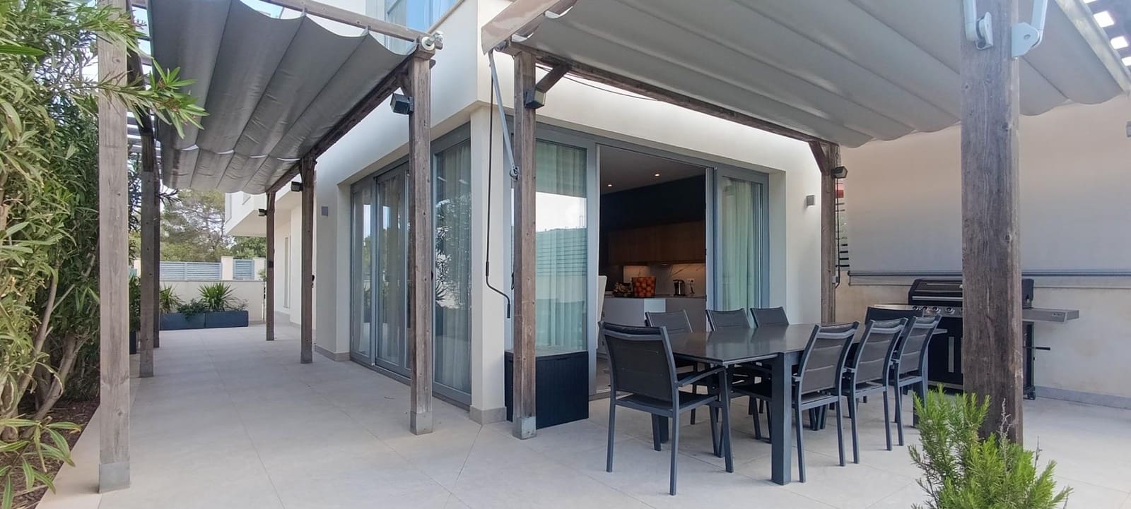 5 bedroom Semi-detached Villa for sale in Llucmajor with pool - € 1,790,000 (Ref: 9818181)