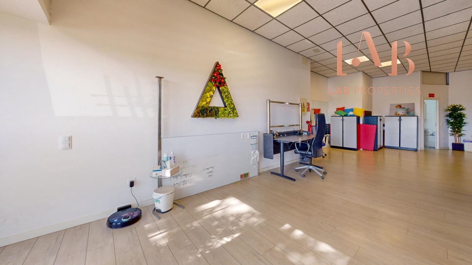 Office for sale in Coll d'en Rabassa - € 271,900 (Ref: 9825227)
