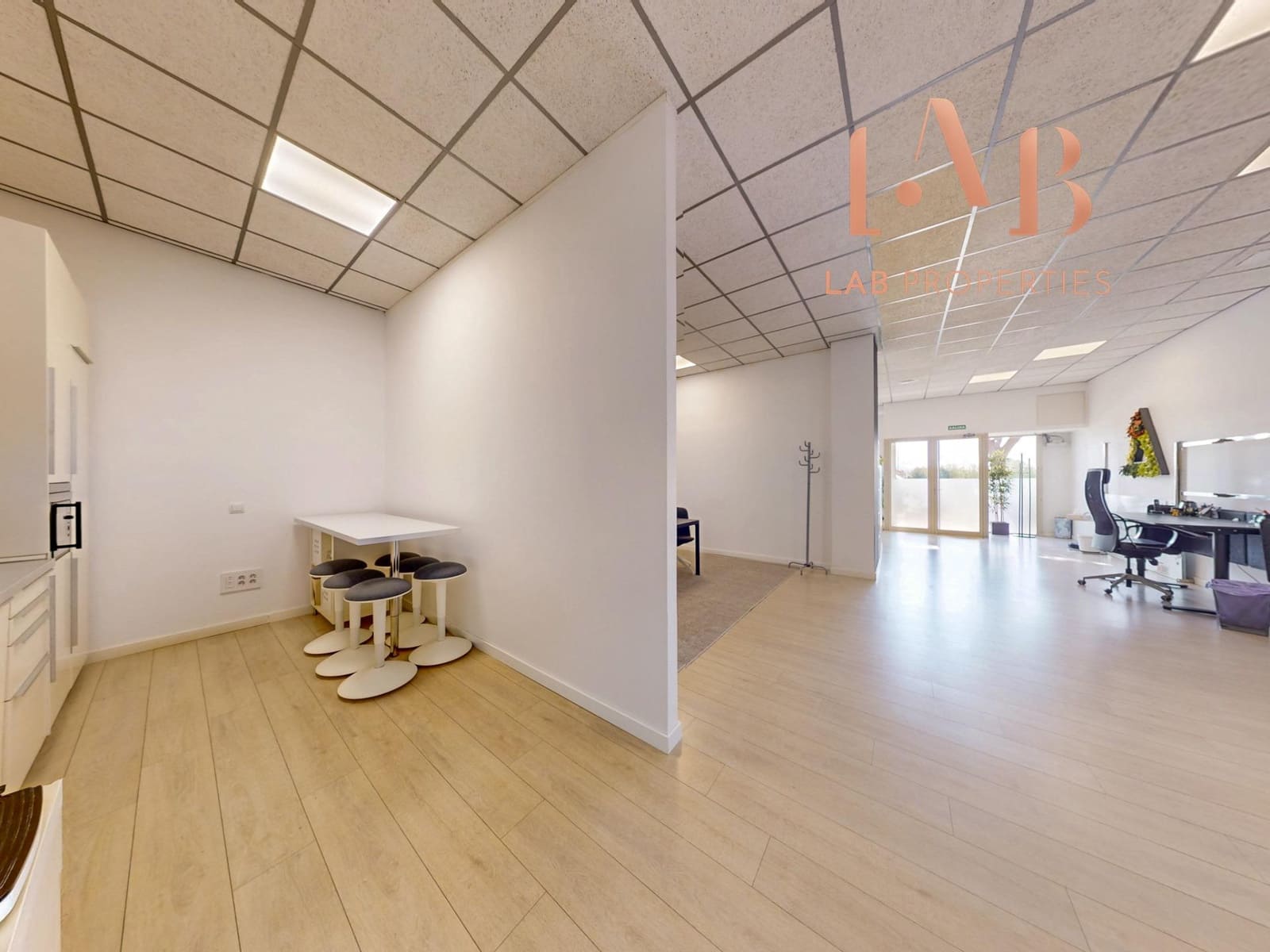 Office for sale in Coll d'en Rabassa - € 271,900 (Ref: 9825227)