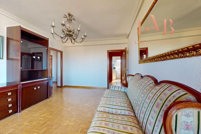 4 soverom Leilighet til salgs i Moratalaz, Madrid by med garasje - € 479 000 (Ref: 9846199)