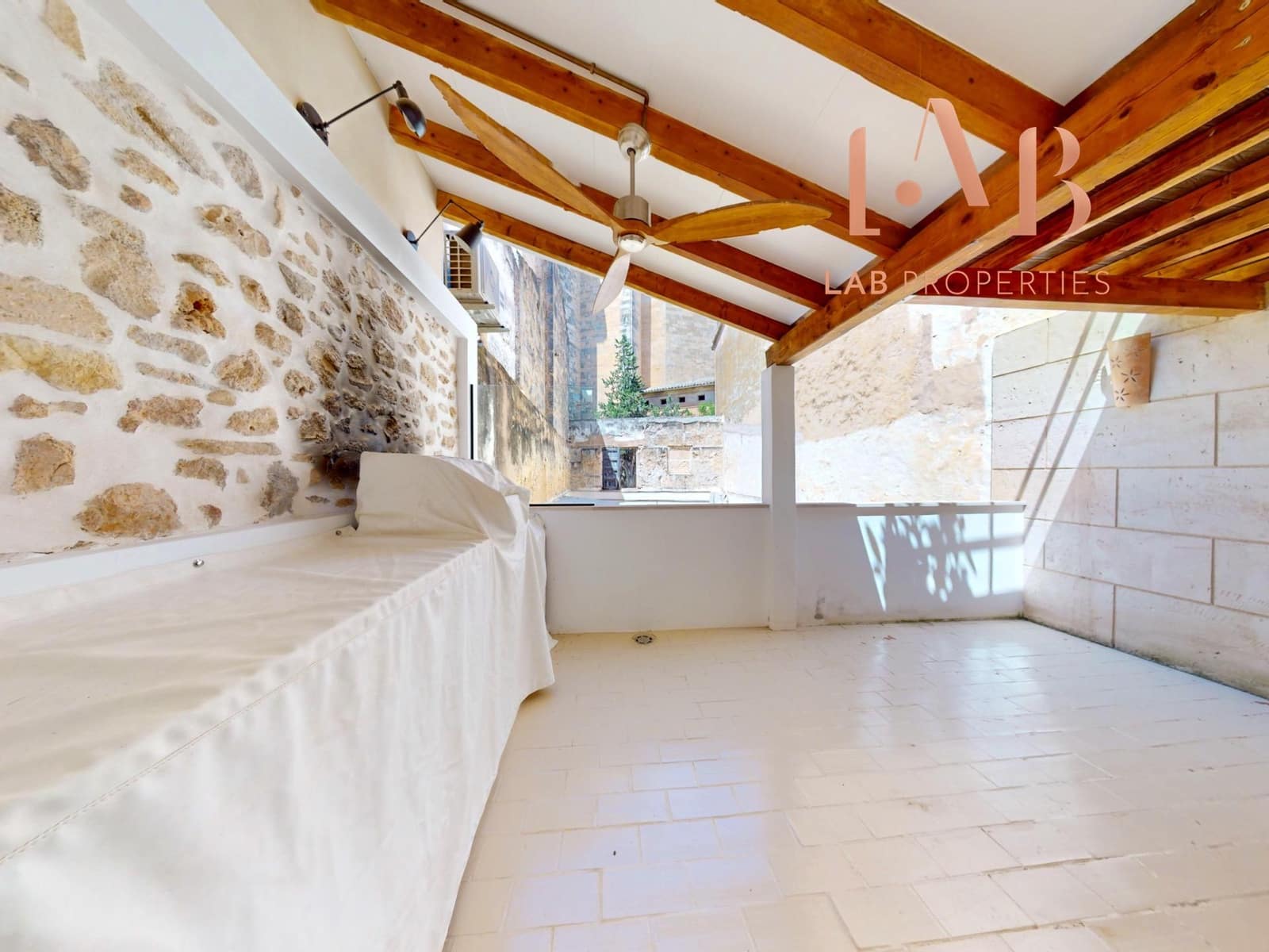 2 bedroom Flat for rent in Llucmajor with garage - € 1,550 (Ref: 9846201)