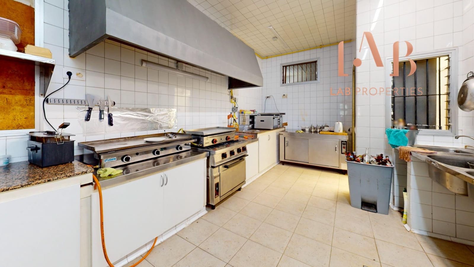 Commercieel te koop in Son Ferriol - € 495.000 (Ref: 9865159)